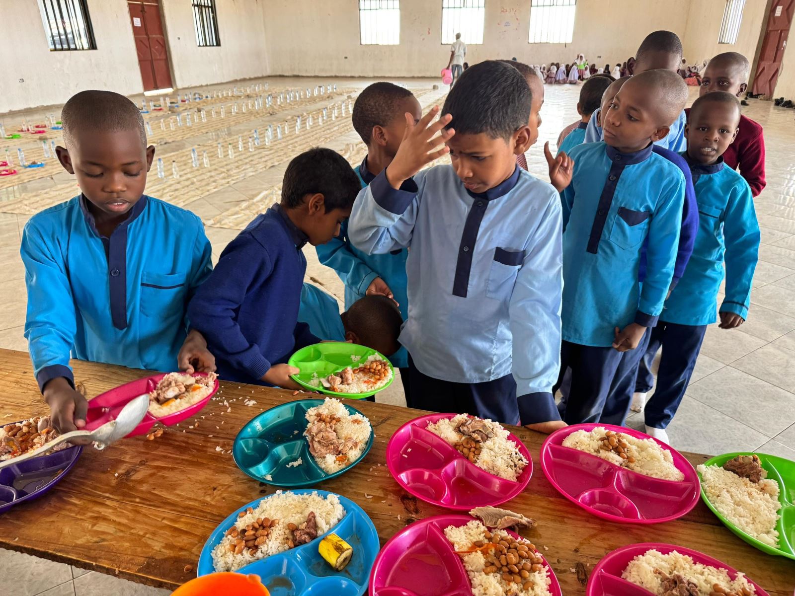 Yetimhanede yemek sırası